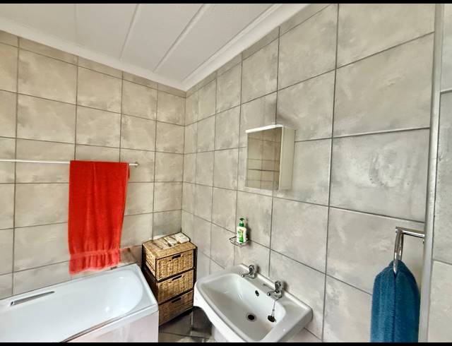 1 BEDROOM SECTIONAL TITLE FOR SALE IN ROBINDALE